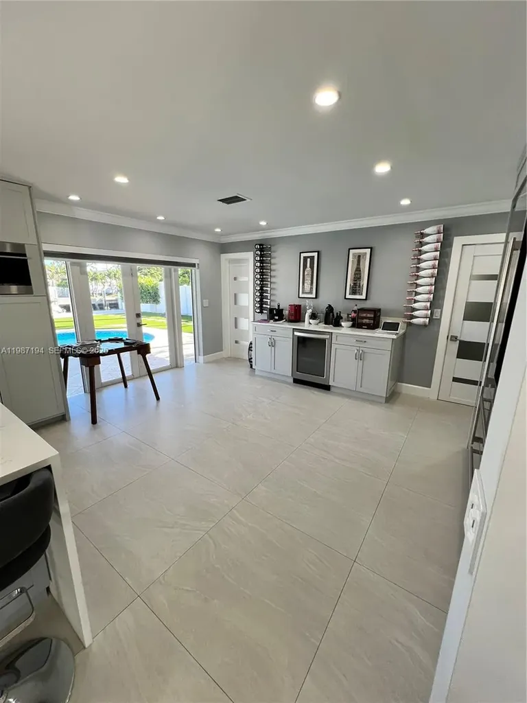 5510 Bayview Drive Fort Lauderdale FL 33308