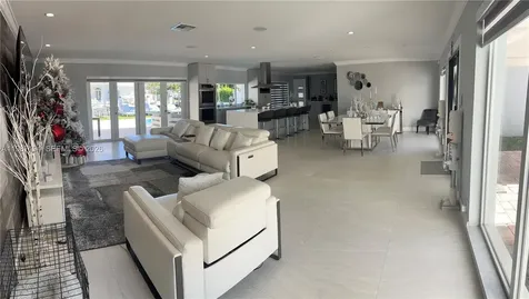 5510 Bayview Drive Fort Lauderdale FL 33308