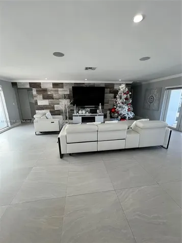 5510 Bayview Drive Fort Lauderdale FL 33308