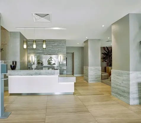 2401 S Ocean Drive Hollywood FL 33019