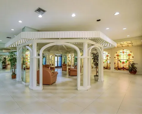2401 S Ocean Drive Hollywood FL 33019