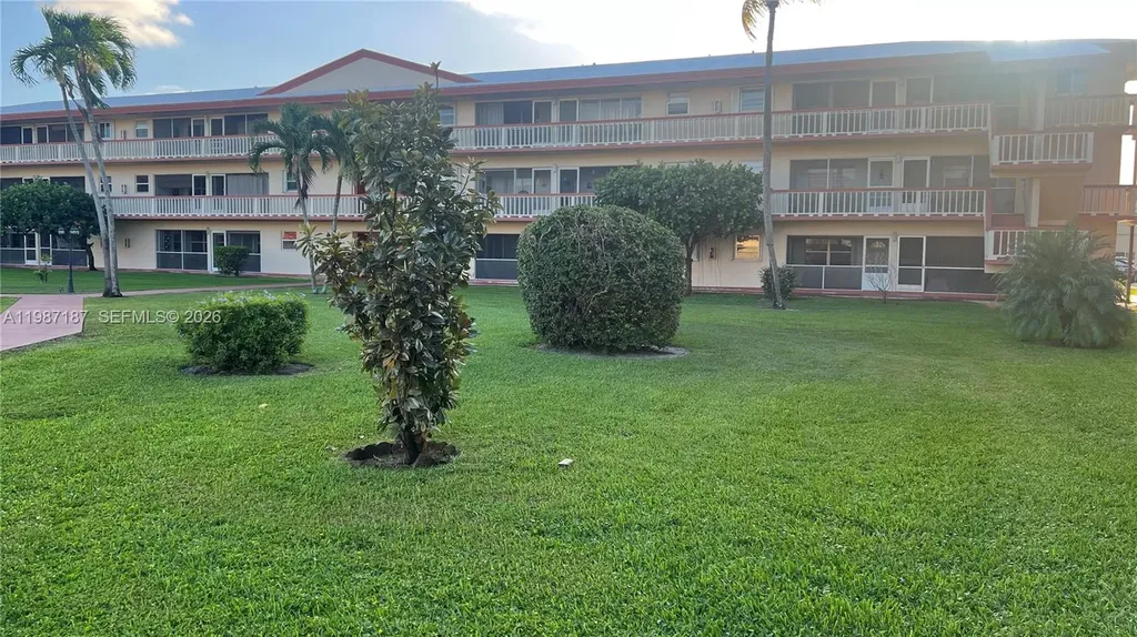 5300 Washington Street Hollywood FL 33021