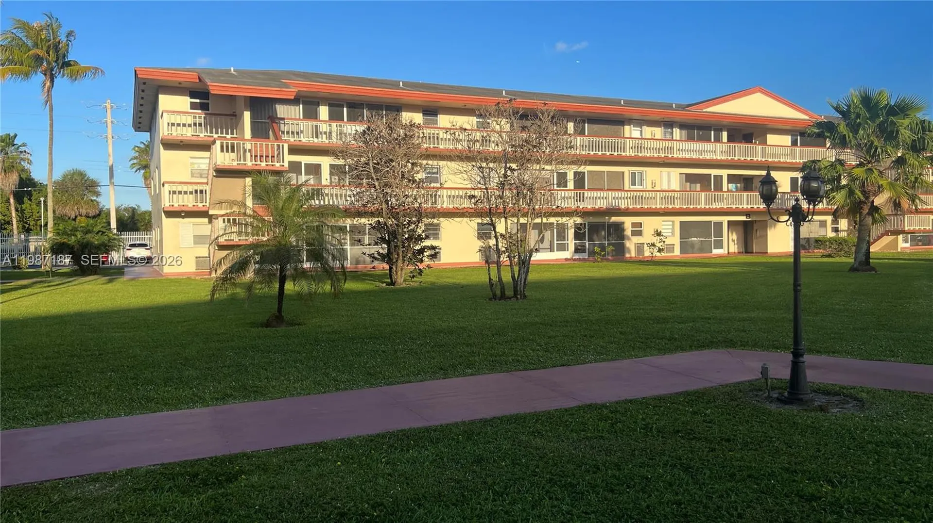 5300 Washington Street Hollywood FL 33021