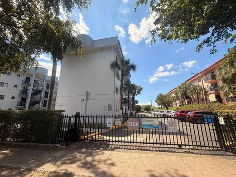 5300 W 21st Court Hialeah FL 33016