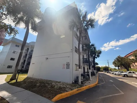 5300 W 21st Court Hialeah FL 33016