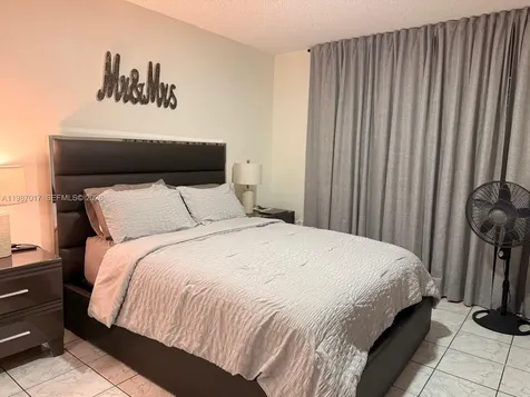 5300 W 21st Court Hialeah FL 33016