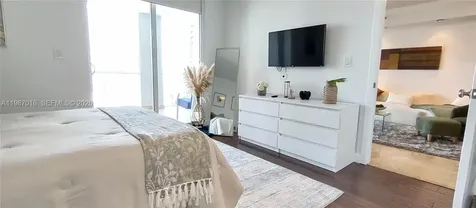 170 SE 14th Street Miami FL 33131