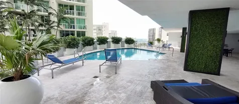 170 SE 14th Street Miami FL 33131