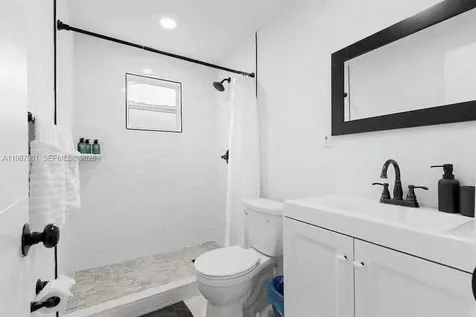 1608 NE 34th Street Oakland Park FL 33334