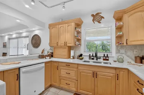 333 SE 20th Avenue Deerfield Beach FL 33441