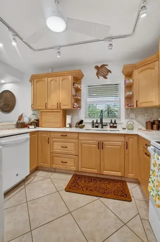 333 SE 20th Avenue Deerfield Beach FL 33441