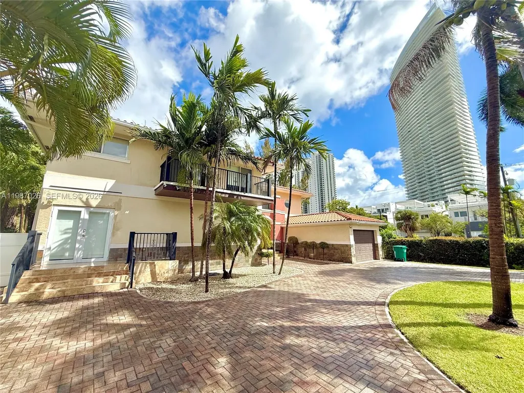 211 189th Terrace Sunny Isles Beach FL 33160