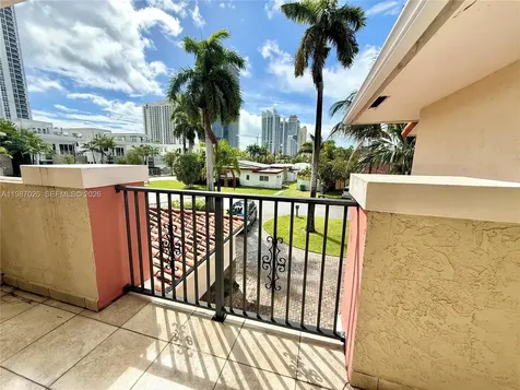 211 189th Terrace Sunny Isles Beach FL 33160