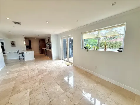 211 189th Terrace Sunny Isles Beach FL 33160