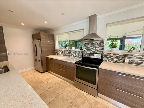 211 189th Terrace Sunny Isles Beach FL 33160