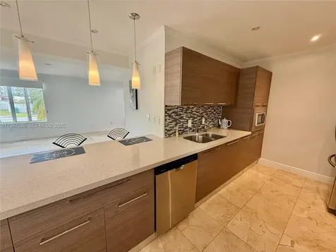 211 189th Terrace Sunny Isles Beach FL 33160