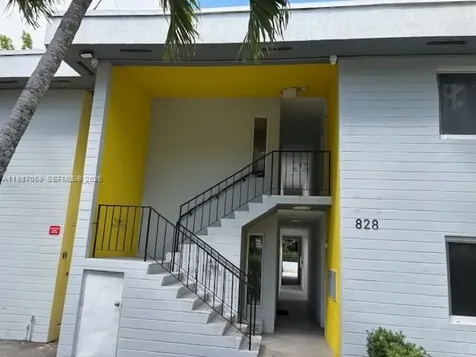 828 SW 20th Avenue Miami FL 33135