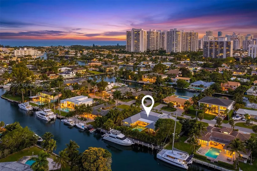 424 Alamanda Drive Hallandale Beach FL 33009