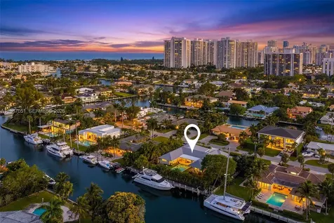 424 Alamanda Drive Hallandale Beach FL 33009