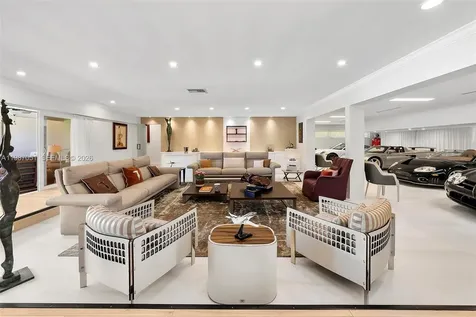 424 Alamanda Drive Hallandale Beach FL 33009