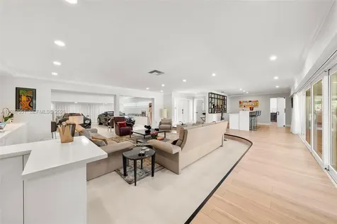 424 Alamanda Drive Hallandale Beach FL 33009