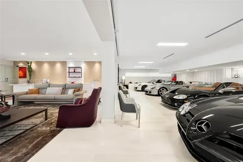 424 Alamanda Drive Hallandale Beach FL 33009