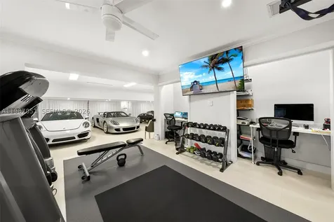 424 Alamanda Drive Hallandale Beach FL 33009