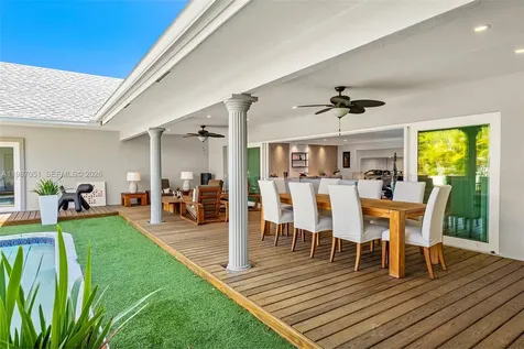 424 Alamanda Drive Hallandale Beach FL 33009