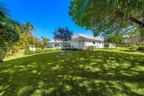 424 Alamanda Drive Hallandale Beach FL 33009
