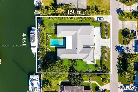 424 Alamanda Drive Hallandale Beach FL 33009