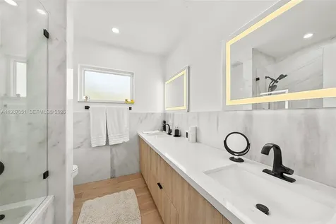 424 Alamanda Drive Hallandale Beach FL 33009