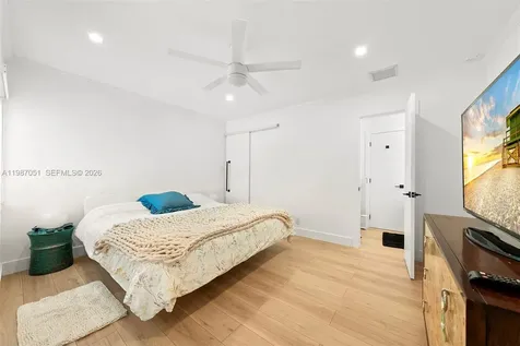 424 Alamanda Drive Hallandale Beach FL 33009
