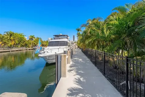 424 Alamanda Drive Hallandale Beach FL 33009