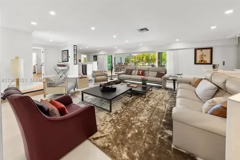 424 Alamanda Drive Hallandale Beach FL 33009