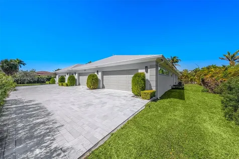 424 Alamanda Drive Hallandale Beach FL 33009