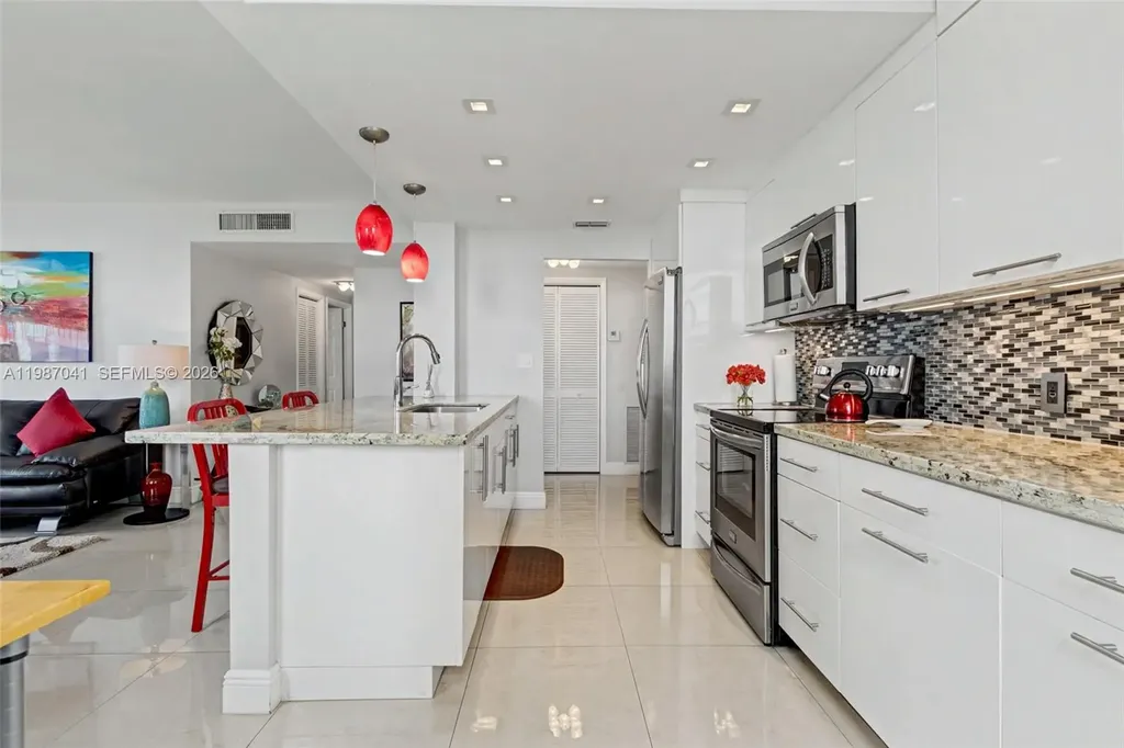 4330 Hillcrest Drive Hollywood FL 33021
