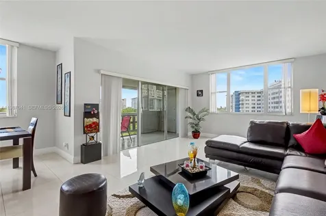 4330 Hillcrest Drive Hollywood FL 33021