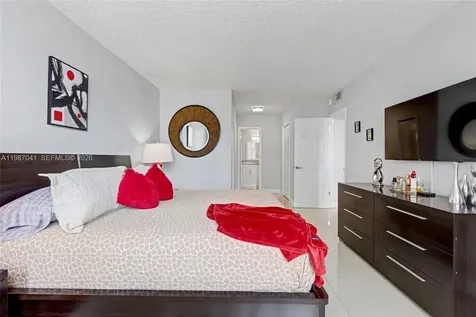 4330 Hillcrest Drive Hollywood FL 33021