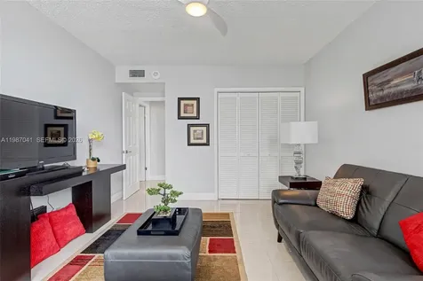 4330 Hillcrest Drive Hollywood FL 33021