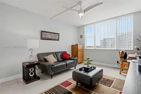 4330 Hillcrest Drive Hollywood FL 33021