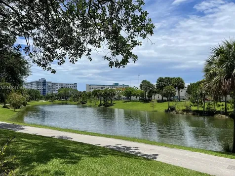 4330 Hillcrest Drive Hollywood FL 33021
