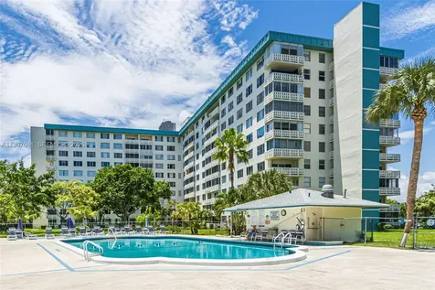4330 Hillcrest Drive Hollywood FL 33021