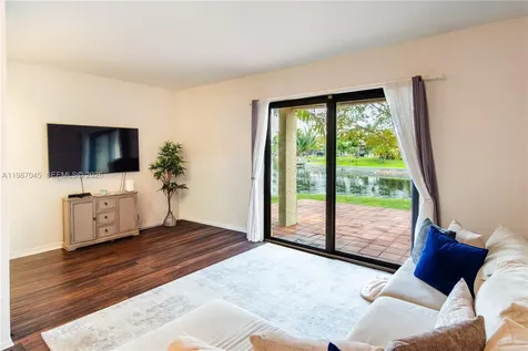 8980 Palm Tree Lane Pembroke Pines FL 33024