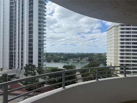 5555 Collins Avenue Miami Beach FL 33140