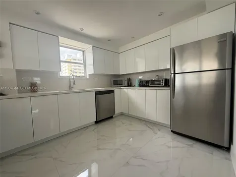 5555 Collins Avenue Miami Beach FL 33140
