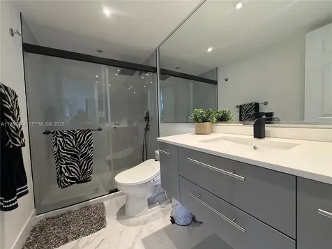 5555 Collins Avenue Miami Beach FL 33140