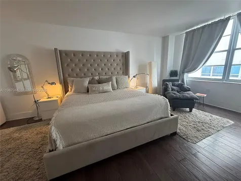 5555 Collins Avenue Miami Beach FL 33140