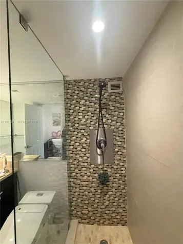 5555 Collins Avenue Miami Beach FL 33140