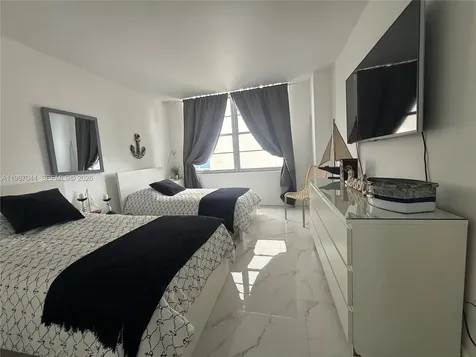 5555 Collins Avenue Miami Beach FL 33140