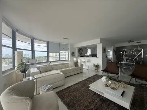 5555 Collins Avenue Miami Beach FL 33140